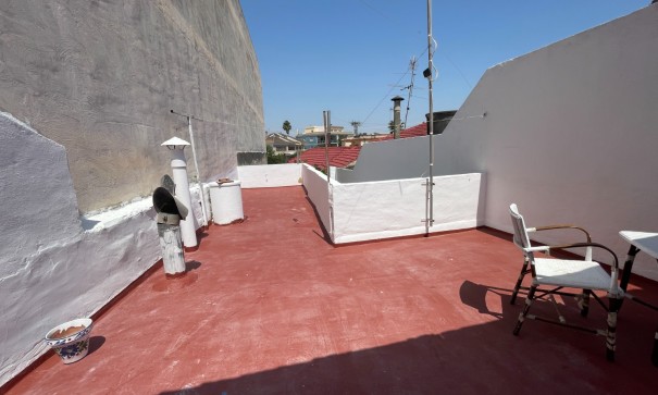 Herverkoop - Stadswoning -
Rojales