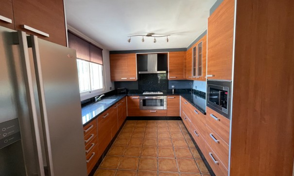 Sprzedaż - Willa wolnostojąca -
Millena