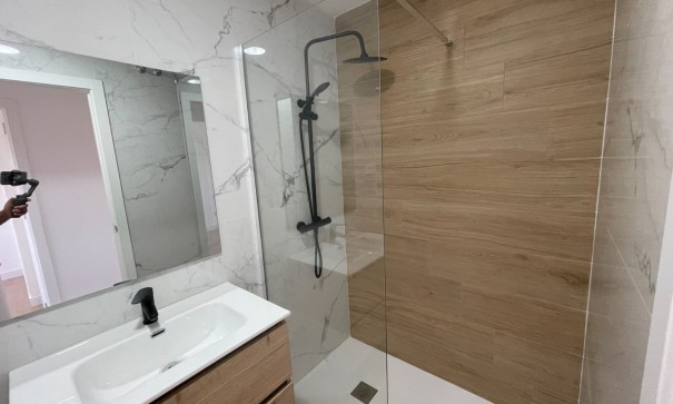 Sale - Bungalow Top Floor -
Daya Nueva