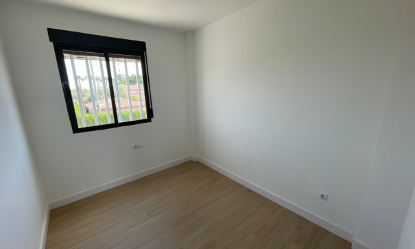 Sale - Bungalow Top Floor -
Daya Nueva