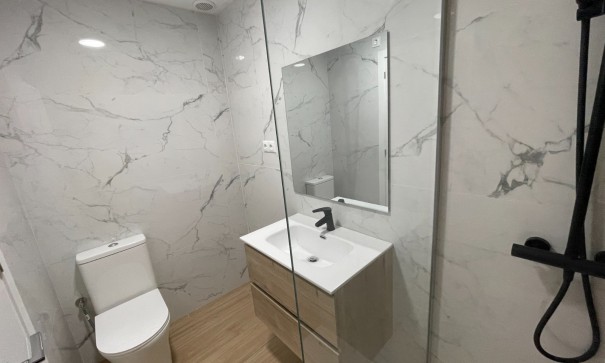 Sale - Bungalow Top Floor -
Daya Nueva