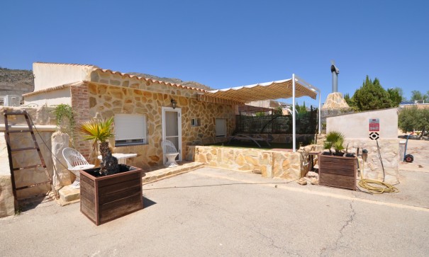 Videresalg - Finca landejendom -
Crevillente