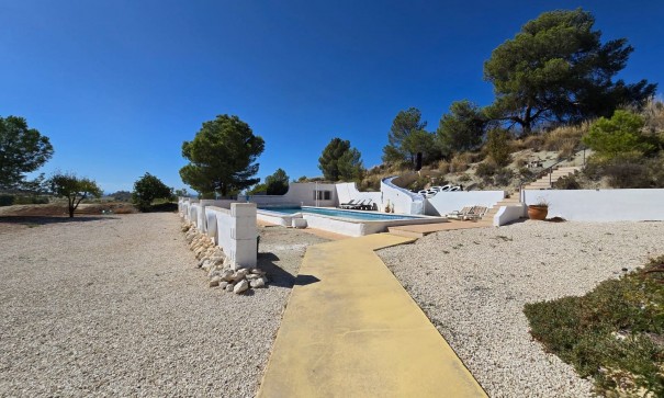 Sale - Finca Country Property -
La Zarza