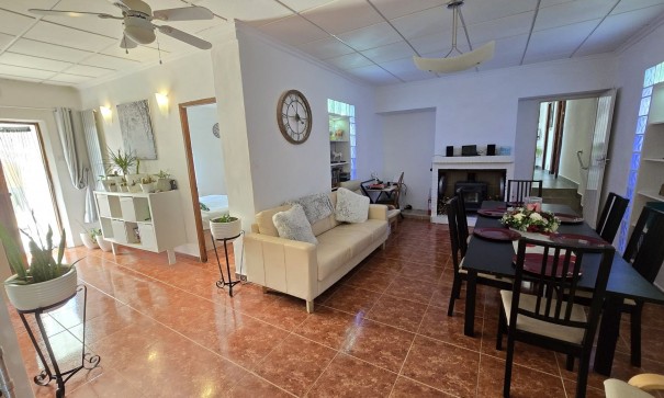 Sale - Finca Country Property -
La Zarza