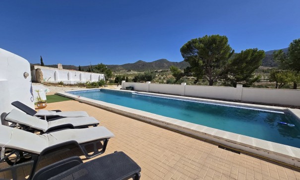 Sale - Finca Country Property -
La Zarza