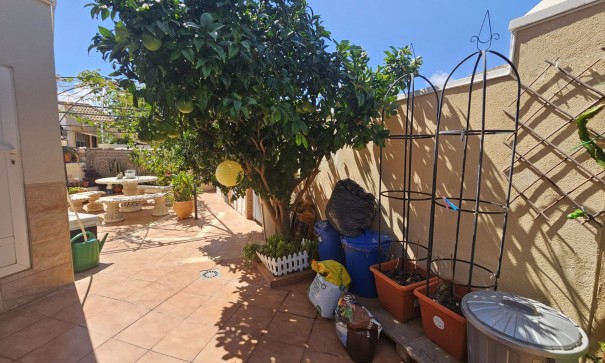 Sale - Villa -
Torrevieja - Torre la mata