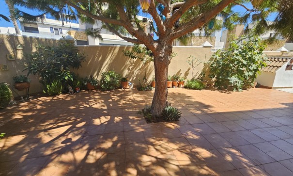 Sale - Villa -
Torrevieja - Torre la mata