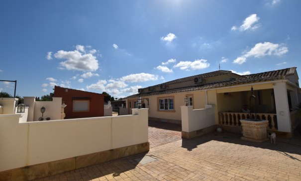 Sprzedaż - Finca nieruchomość wiejska -
Heredades