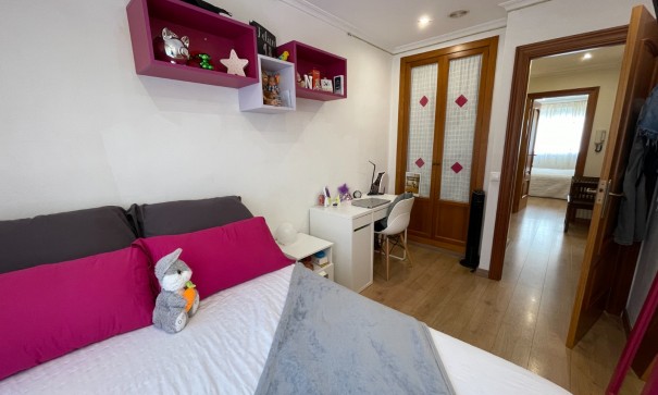 Sale - Town house -
Elche - Centro