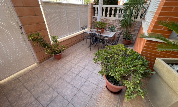 Sale - Town house -
Elche - Centro