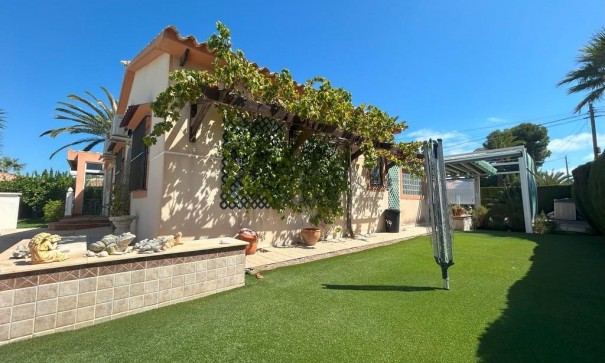 Venta - Chalet Independiente -
Orihuela Costa - Cabo Roig