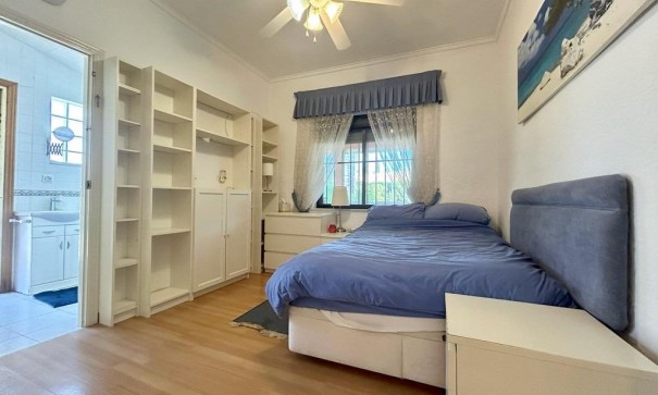 Venta - Chalet Independiente -
Orihuela Costa - Cabo Roig