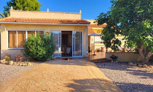 Sale - Detached Villa -
La Romana