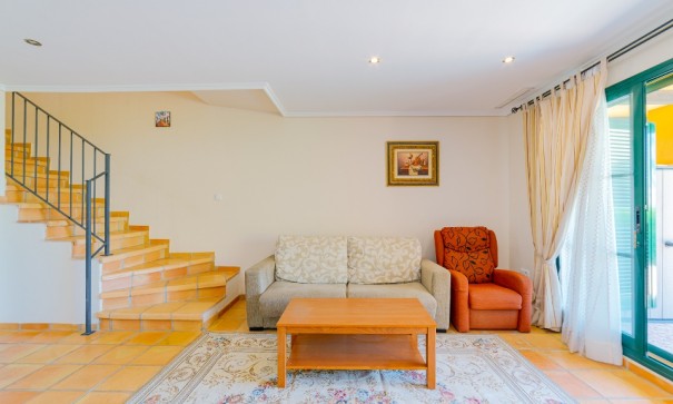 Återförsäljning - Radhus -
Finestrat