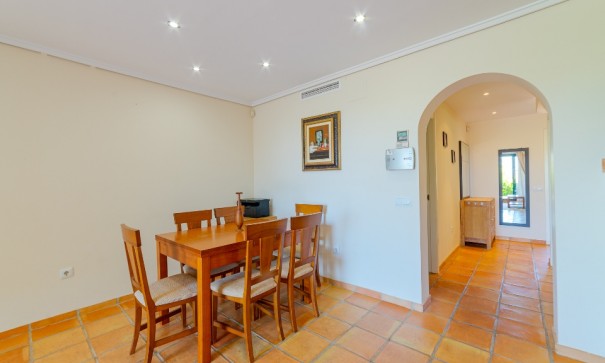 Återförsäljning - Radhus -
Finestrat