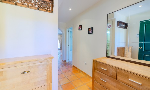 Återförsäljning - Radhus -
Finestrat