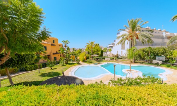 Återförsäljning - Radhus -
Finestrat