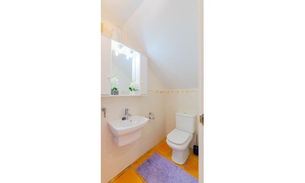 Återförsäljning - Radhus -
Finestrat