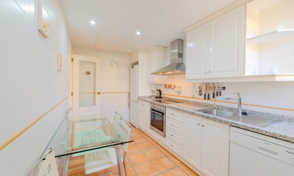 Återförsäljning - Radhus -
Finestrat