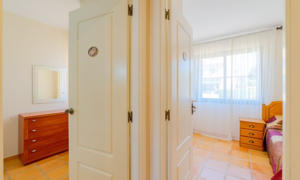 Återförsäljning - Radhus -
Finestrat