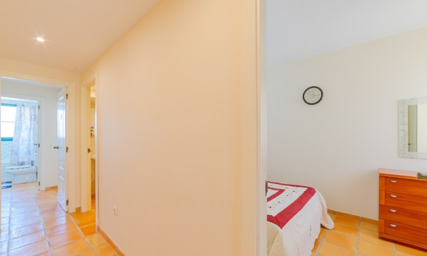 Återförsäljning - Radhus -
Finestrat