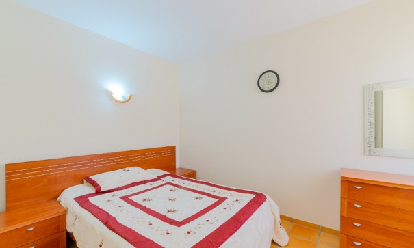 Återförsäljning - Radhus -
Finestrat