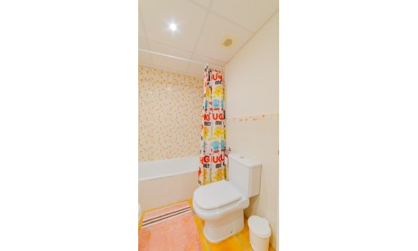 Återförsäljning - Radhus -
Finestrat