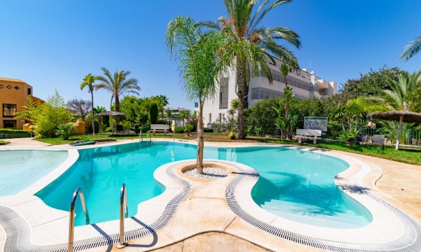 Återförsäljning - Radhus -
Finestrat