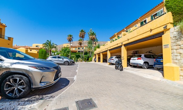 Återförsäljning - Radhus -
Finestrat