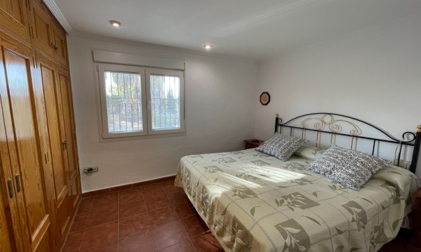 Herverkoop - Finca Landelijk pand -
Crevillente