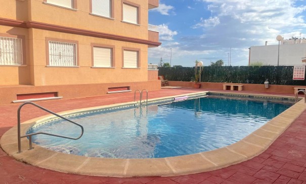 Herverkoop - Apartement Flat -
Algorfa