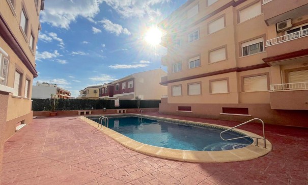 Herverkoop - Apartement Flat -
Algorfa