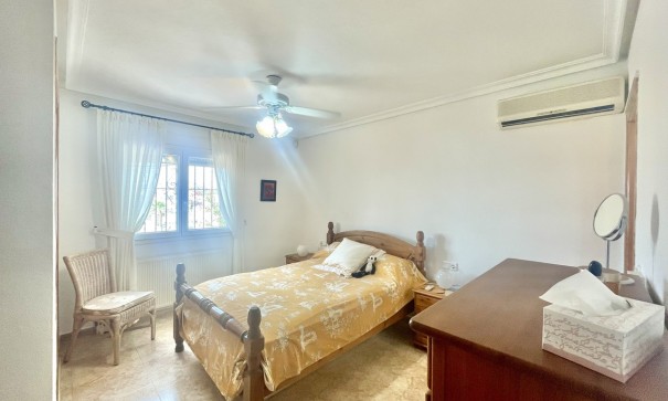 Återförsäljning - Fristående villa -
Algorfa