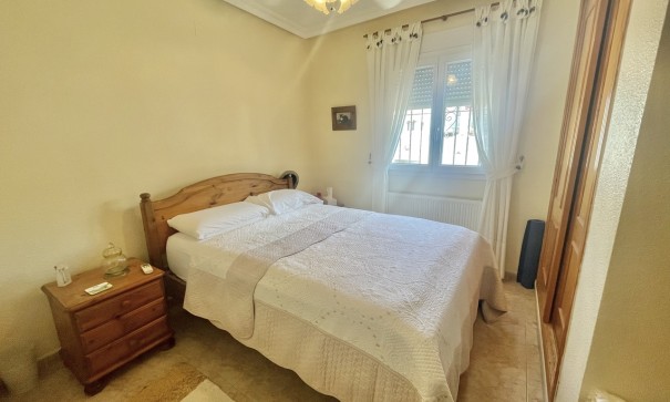 Återförsäljning - Fristående villa -
Algorfa