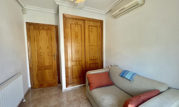 Återförsäljning - Fristående villa -
Algorfa