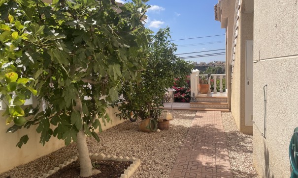 Återförsäljning - Fristående villa -
Algorfa