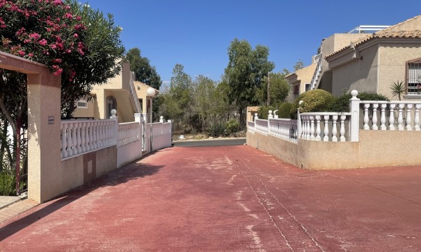 Återförsäljning - Fristående villa -
Algorfa