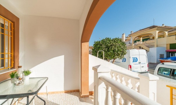Sale - Town house -
Torrevieja - El limonar