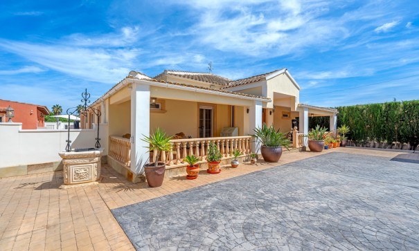 Sale - Finca Country Property -
Almoradí - Las Heredades