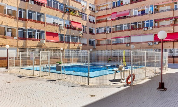 Sale - Apartment Flat -
Torrevieja - Playa de los locos