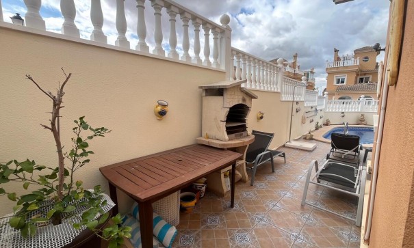 Återförsäljning - Fristående villa -
Algorfa