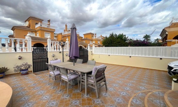 Återförsäljning - Fristående villa -
Algorfa