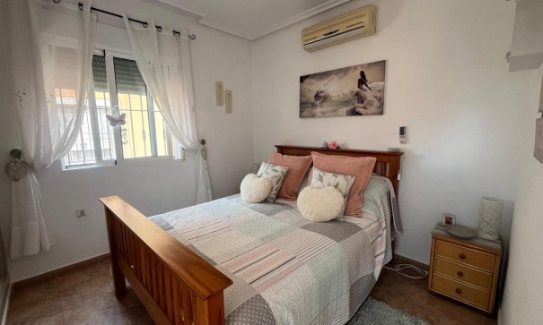 Återförsäljning - Fristående villa -
Algorfa