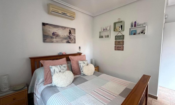 Återförsäljning - Fristående villa -
Algorfa