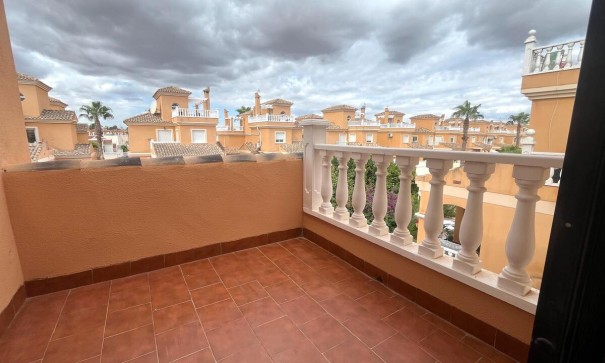 Återförsäljning - Fristående villa -
Algorfa