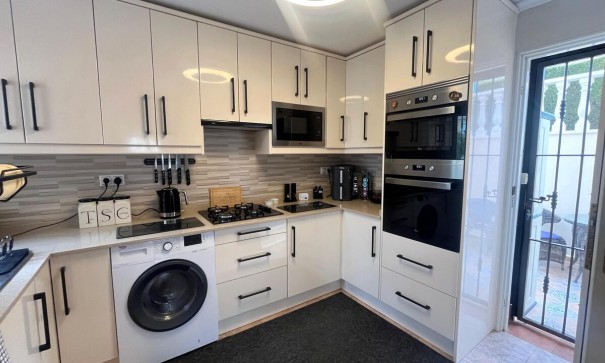 Återförsäljning - Fristående villa -
Algorfa