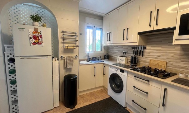 Återförsäljning - Fristående villa -
Algorfa