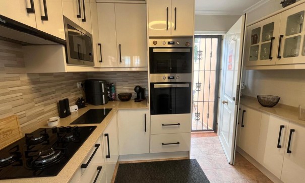 Återförsäljning - Fristående villa -
Algorfa