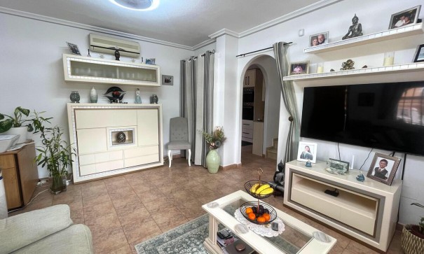 Återförsäljning - Fristående villa -
Algorfa