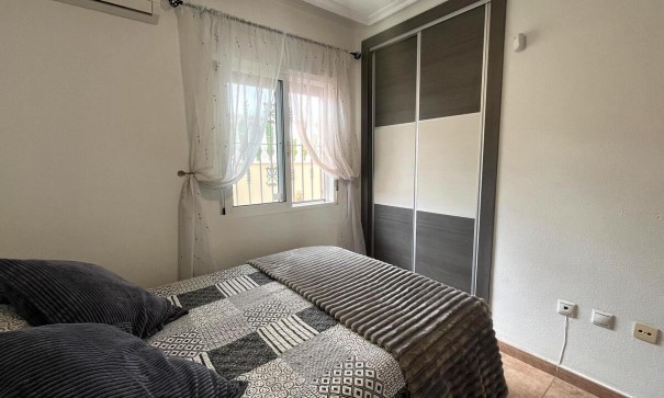 Återförsäljning - Fristående villa -
Algorfa